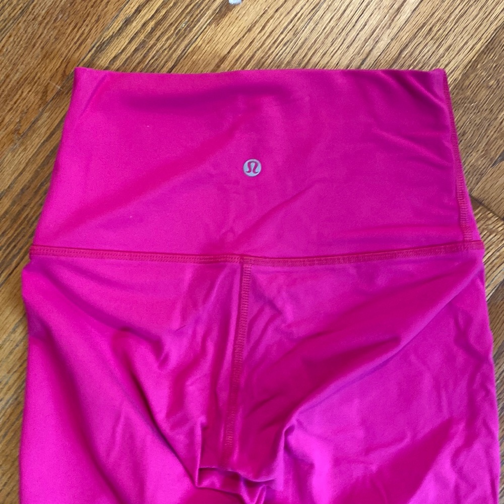 Lululemon size 4 Hot Pink leggings